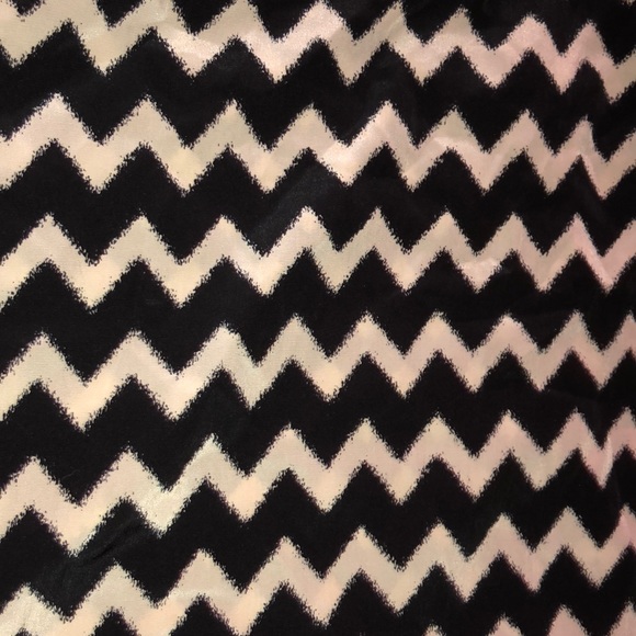 Black and off white dress with gold zipper in back - Picture 2 of 4